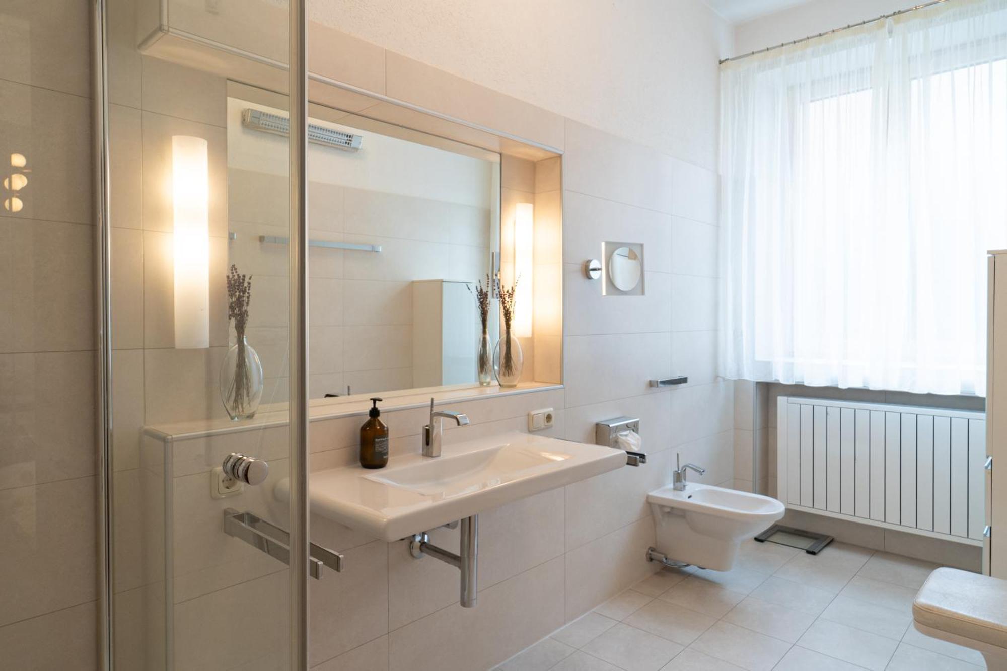 Neu - 4 Zimmer, 4 Betten, 5 Min Zum Hbf, Terrasse, 160Qm เอาก์สเบิร์ก ภายนอก รูปภาพ